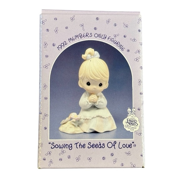 Vintage 1992 Precious Moments "Sowing the Seeds of Love" Ceramic Figurine - Picture 4 of 7